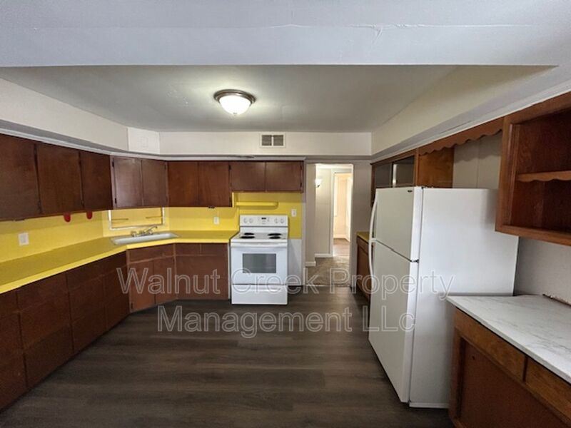 5 Bed - 1.5 Bath Single Family Home in Lorain property image