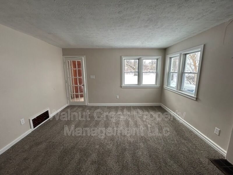 5 Bed - 1.5 Bath Single Family Home in Lorain property image