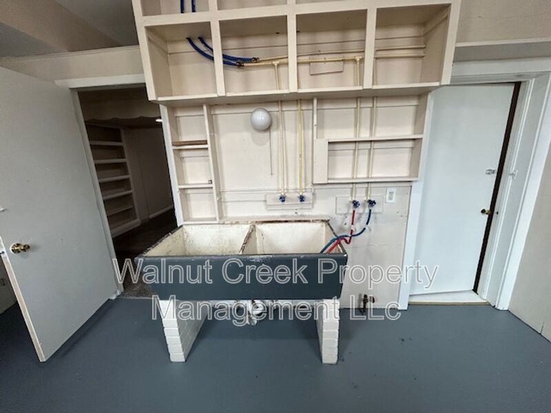 5 Bed - 1.5 Bath Single Family Home in Lorain property image