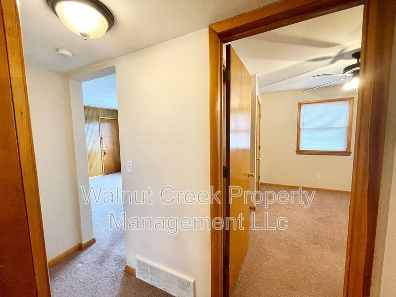 2 BR Apt, Central Air, Midview schools! property image
