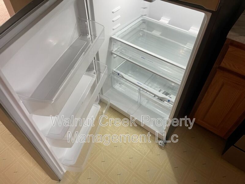 2 BR Apt, Central Air, Midview schools! property image