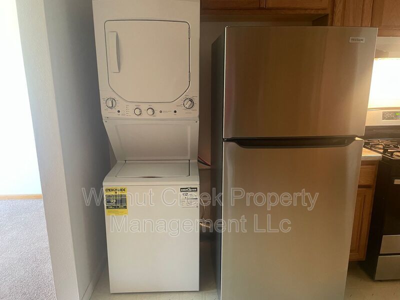 2 BR Apt, Central Air, Midview schools! property image