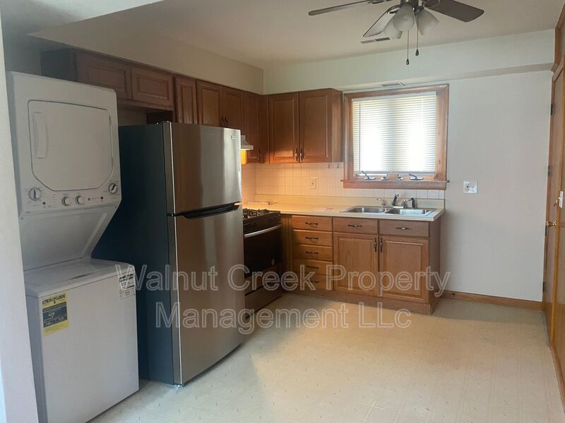 2 BR Apt, Central Air, Midview schools! property image