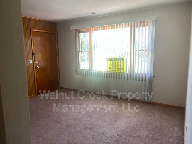 2 BR Apt, Central Air, Midview schools! property image