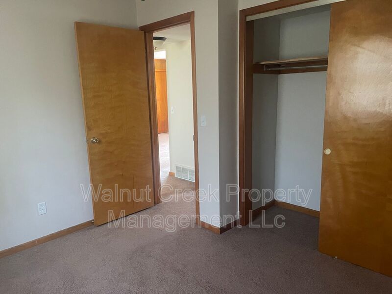 2 BR Apt, Central Air, Midview schools! property image
