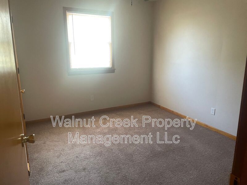 2 BR Apt, Central Air, Midview schools! property image