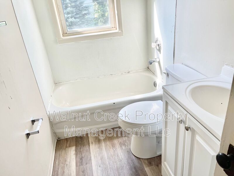 3 Bed - 1 Bath Duplex in Lorain property image