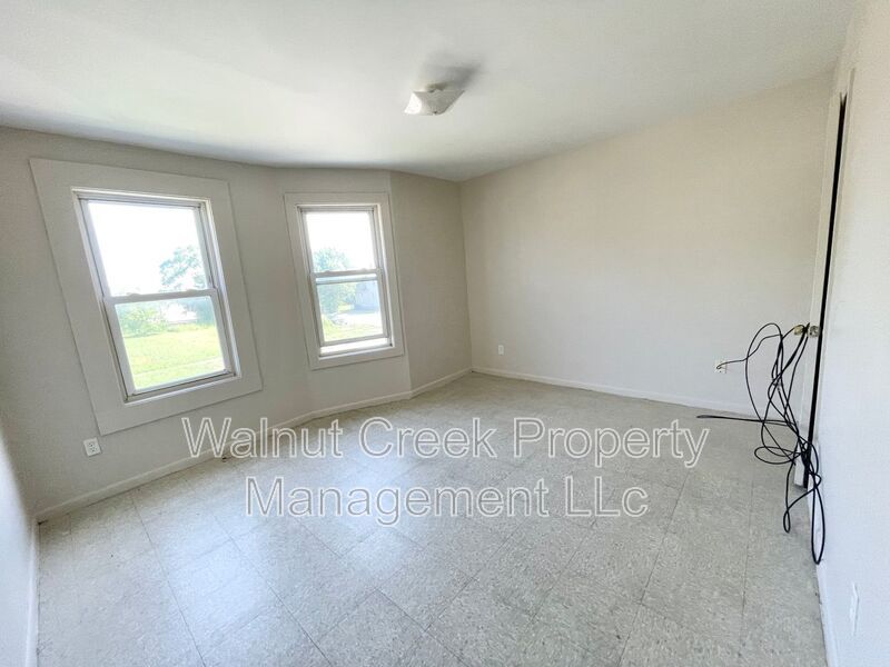 3 Bed - 1 Bath Duplex in Lorain property image