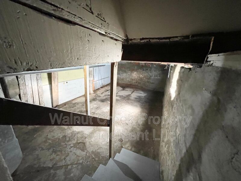 3 Bed - 1 Bath Duplex in Lorain property image