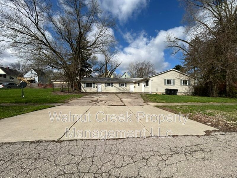2 Bed 1 Bath - Triplex in Elyria property image