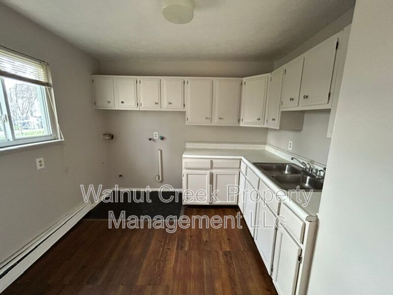 2 Bed 1 Bath - Triplex in Elyria property image
