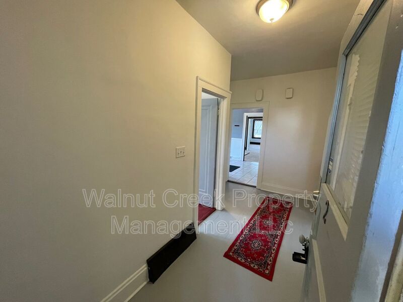3 Bed - 1 Bath - Apartment - Cleveland property image