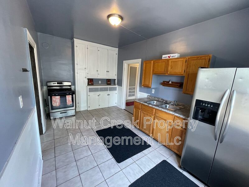 3 Bed - 1 Bath - Apartment - Cleveland property image