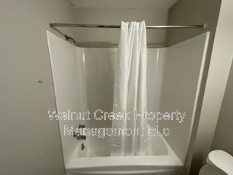 2 Bed 1 Bath - Triplex in Elyria property image