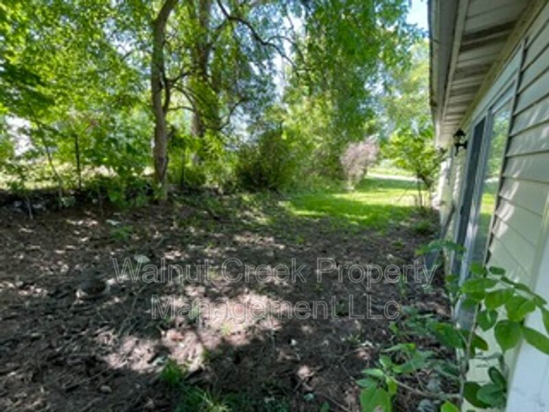 2 Bed 1 Bath - Triplex in Elyria property image