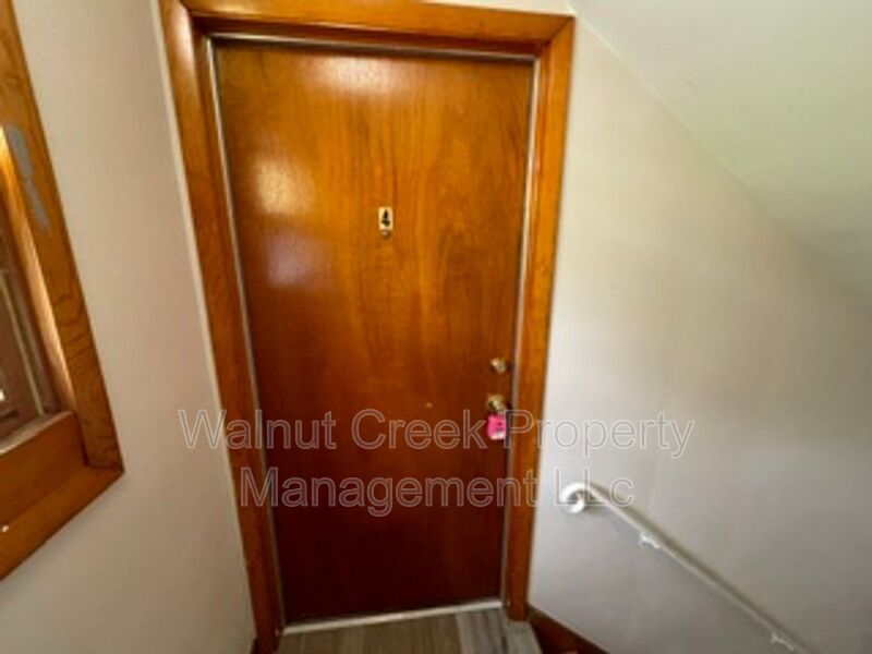 2 BR Apt, Central Air, Midview schools! property image