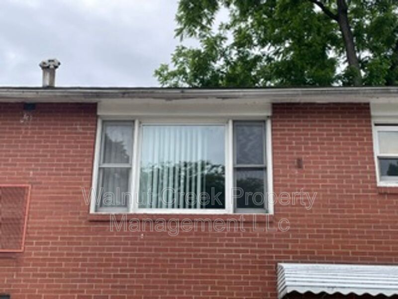 2 BR Apt, Central Air, Midview schools! property image