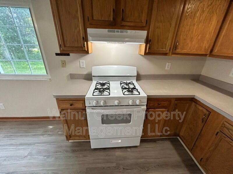 4 Bed - 1.5 Bath Duplex in Lorain property image