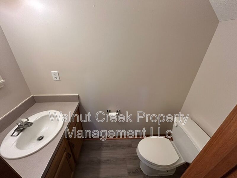 4 Bed - 1.5 Bath Duplex in Lorain property image