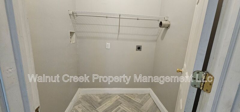 4 Bed - 2 Bath - Single Family Home in Cleveland property image