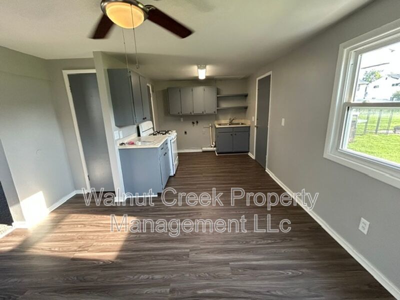 Side-by-Side Duplex--3 Bed- 1 Bath - Lorain property image