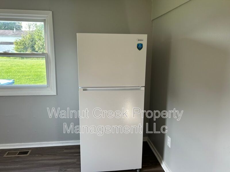 Side-by-Side Duplex--3 Bed- 1 Bath - Lorain property image