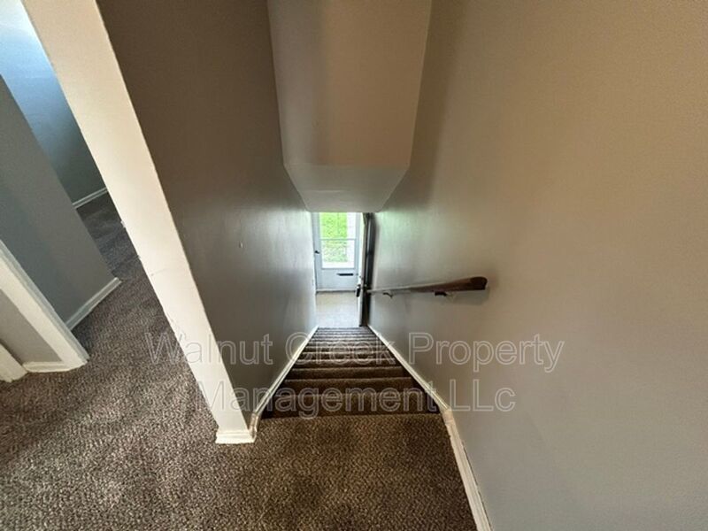 Side-by-Side Duplex--3 Bed- 1 Bath - Lorain property image
