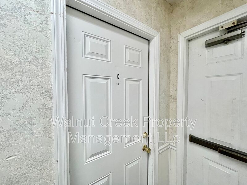 Quiet Complex, 1 BR Efficiency! Only Pay Electric! property image