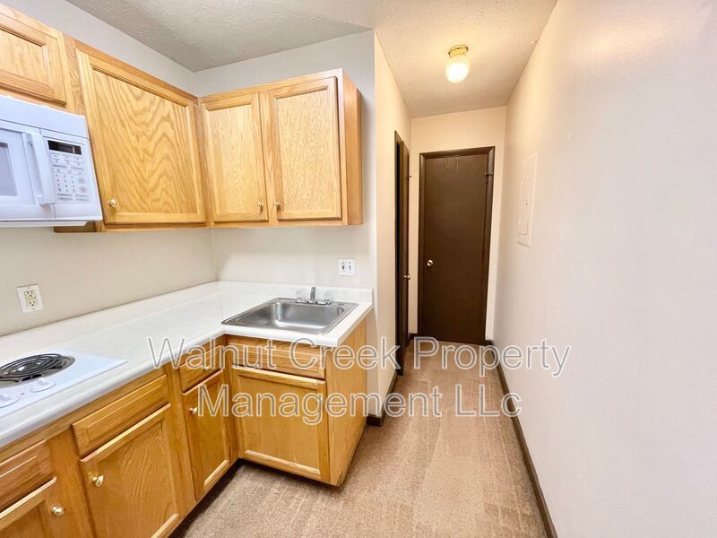 Quiet Complex, 1 BR Efficiency! Only Pay Electric! property image