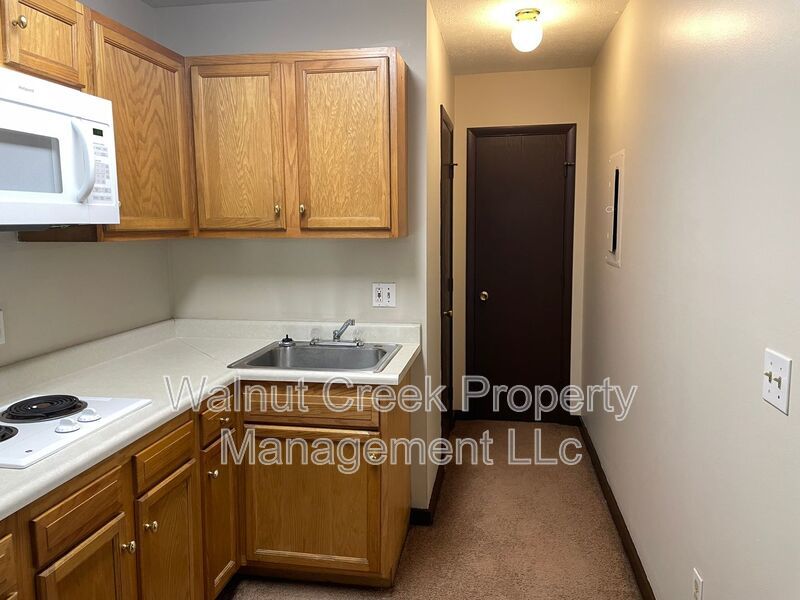 Quiet Complex, 1 BR Efficiency! Only Pay Electric! property image