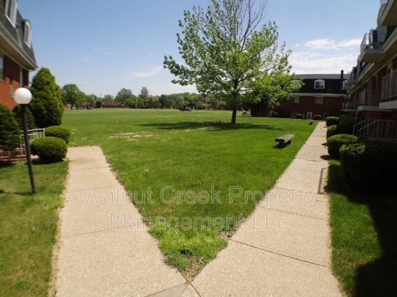 FREE HEAT - 2 BR Near Shopping and Highways! Updating has been done! property image