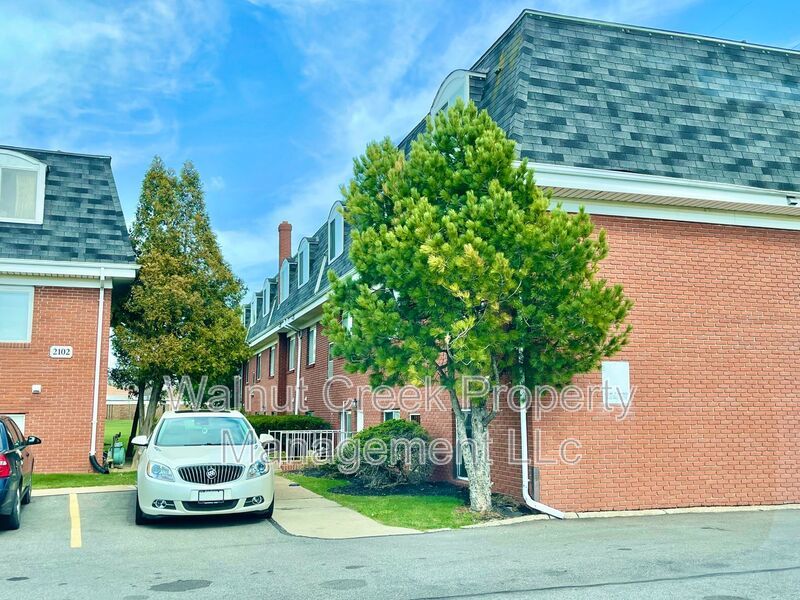 FREE HEAT - 2 BR Near Shopping and Highways! Updating has been done! property image