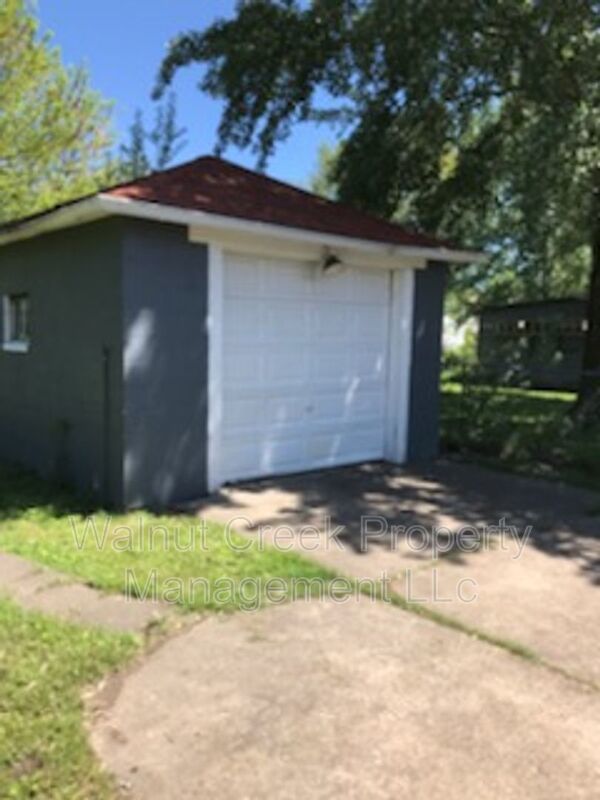 3 Bed - 1 Bath - Single Family Home in Lorain property image