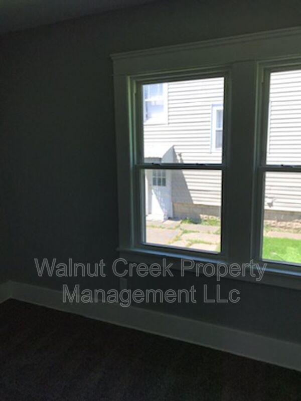 3 Bed - 1 Bath - Single Family Home in Lorain property image