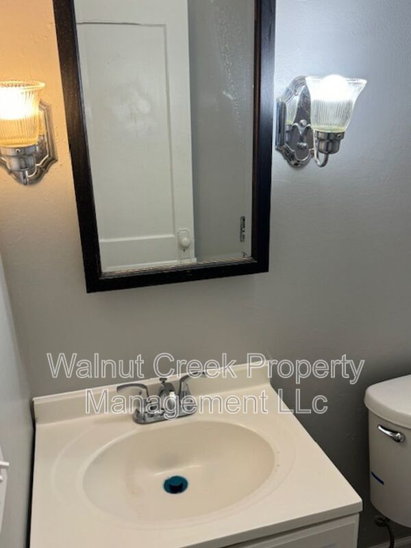 3 Bed - 1 Bath - Single Family Home in Lorain property image