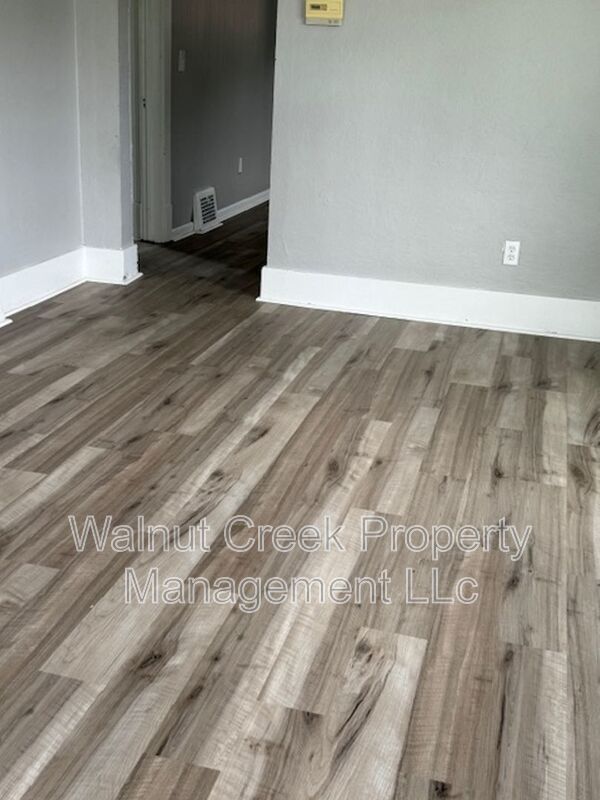 3 Bed - 1 Bath - Single Family Home in Lorain property image